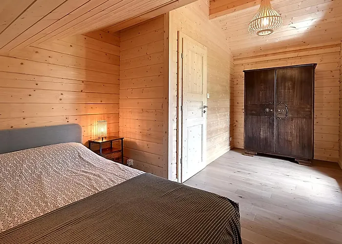 Caroubier - Avec Vue Montagne *